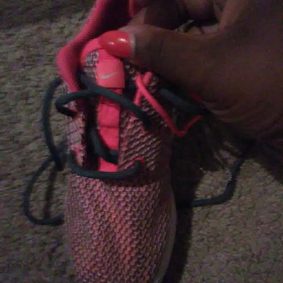 2Y nikes - Picture 1 of 4